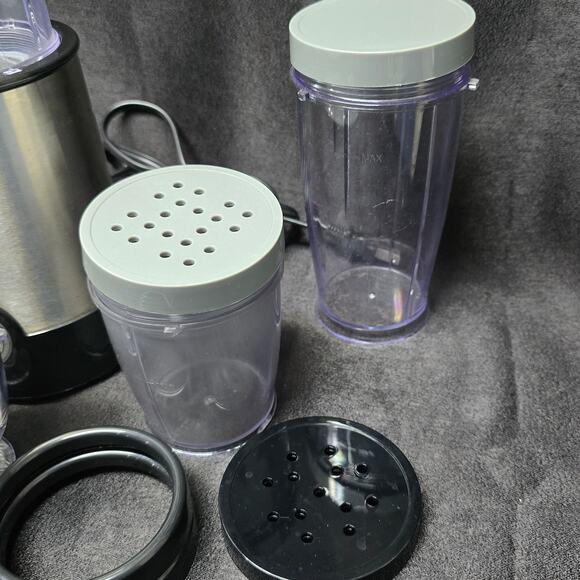 Bella Cucina 10029 Rocket Blender Set w Cups Attachments Lids Shaker Accessories - Picture 5 of 9